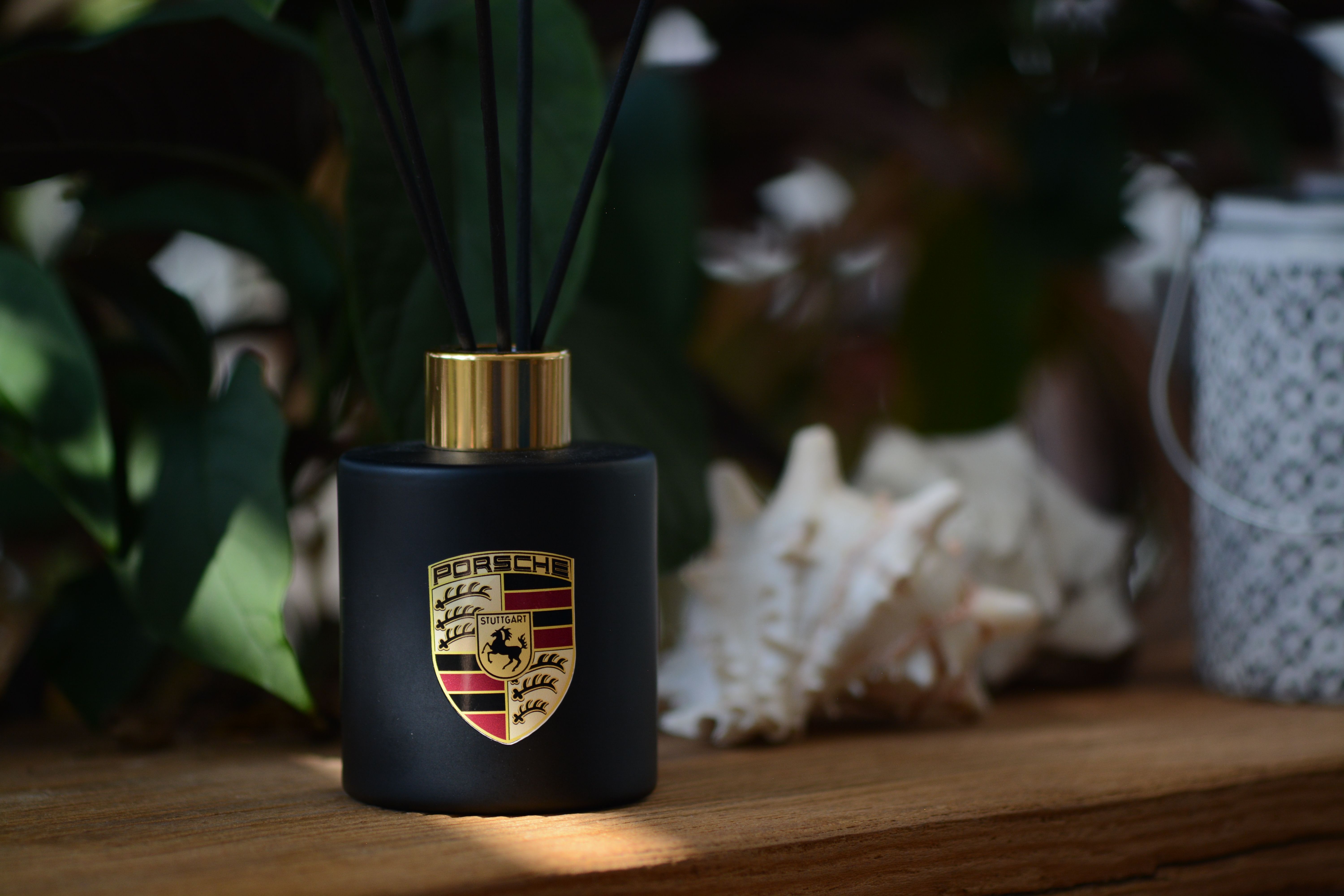 Glas mit mehrfarbigem Logo im Digitaldruck